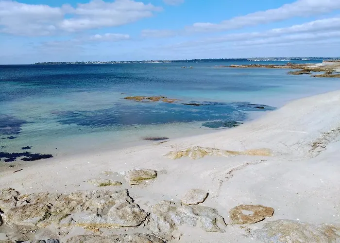 L\'Océan à 100m via une venelle privée, la Ville Close à 500m, l\'Archipel des Glénan à l\'horizon