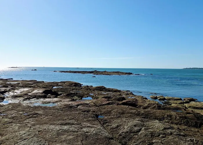 L\'Océan à 100m via une venelle privée, la Ville Close à 500m, l\'Archipel des Glénan à l\'horizon